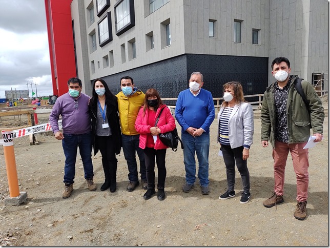 Cores de Chiloe y dirigentes de Ancud visitando en nuevo hospital de Ancud