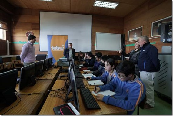 2.- Telsur en Escuela San Carlos de Chonchi