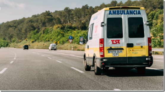ambulancia en carretera