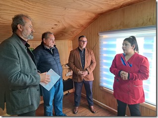 Conversando con funcionarios  Centro TEA Ancud